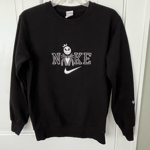 Nike Jack Skeleton Black Sweatshirt Athletic Athleisure Loungewear size Small - Picture 1 of 11